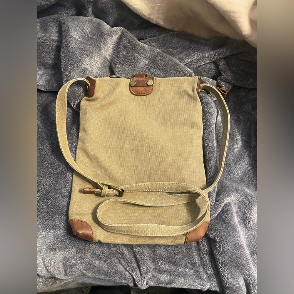 Tan Canvas Crossbody Purse *Make Offers* - Picture 8 of 9